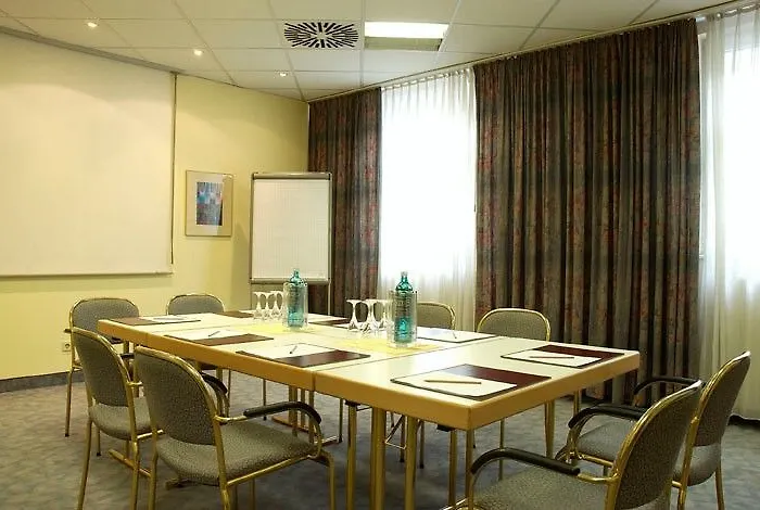 Hotel Aspire Frankfurt Airport, Trademark Collection By Wyndham 3*